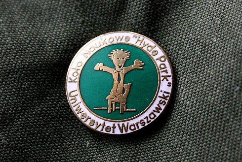 Znaczek PIN z logo Koła Naukowego Hyde Park - projekt Piotra Waglowskiego