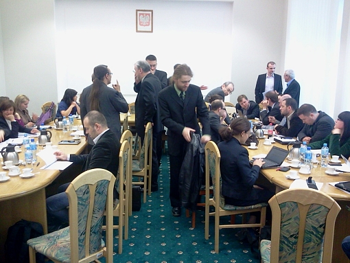 Chwile przed rozpoczęciem spotkania w Kancelarii Prezesa Rady Ministrów w dniu 16 maja 2011 r.