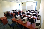 sala komputerowa w SWPS