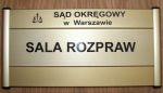 tabliczka sali rozpraw Sądu Okręgowego w Warszawie
